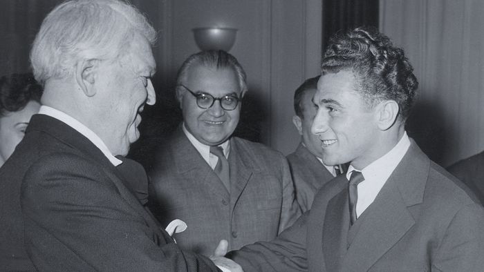 SPECIAL | Două amintiri cu Leon Rotman, la 81 de ani: "Felicitările au venit din partea vicepreședintelui, nimeni altul decât marele scriitor Mihail Sadoveanu"