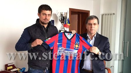 OFICIAL | Tamaș a semnat pe doi ani cu Steaua: "Am fost ofertat și de Dinamo, dar Steaua este singura echipă care vrea performanță". Steaua și-a pus deja noua siglă pe tricouri