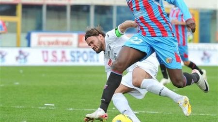 Kapetanos, afară?** Șefii campioanei CFR Cluj DINAMITEAZĂ‚ atacul: îl vor din Italia pe vârful care l-a înlocuit pe ex - milanezul Maxi Lopez