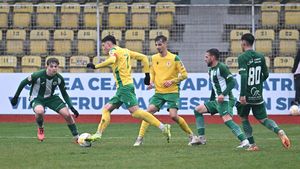 Jucătorii Mioveniului, anunțați în vestiar că partida cu FCU Craiova nu va avea loc! Antrenamentele au fost anulate, fotbaliștii au fost trimiși acasă. EXCLUSIV