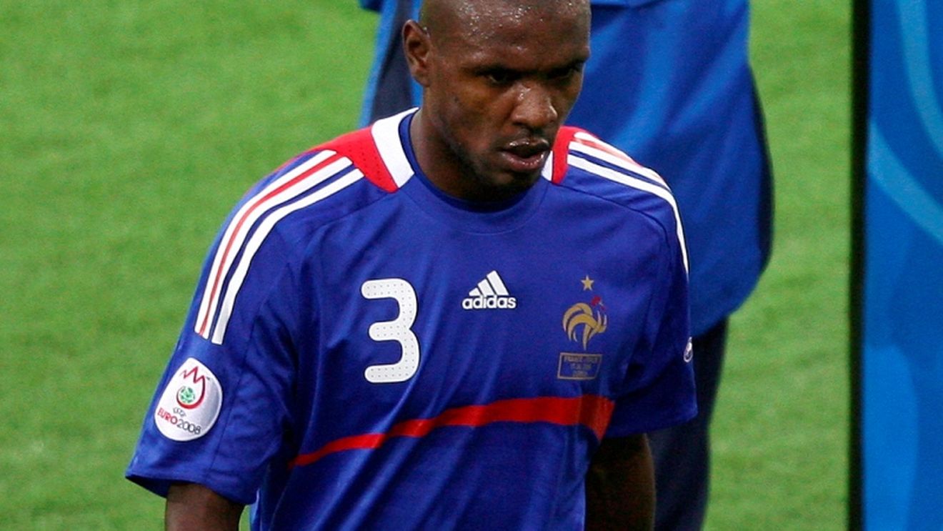 Abidal: "Postul lui Domenech nu este în pericol!"