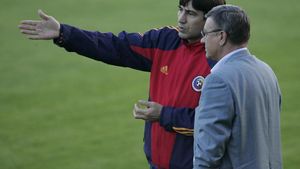 Pițurcă:** "Aștept să mă sune Sandu"