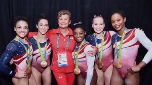 IMAGINEA ZILEI | Simplu. Noi am stat acasă, Martha Karoly și fetele ei au luat aurul în concursul feminin de gimnastică 