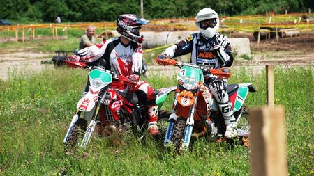 121 de piloți de enduro din întreaga Europă stau la coadă la Comănești