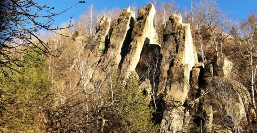 Comuna din România unde pietrele semiprețioase se găsesc la tot pasul