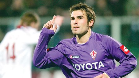 Este oficial: "Mutu rămâne la Fiorentina"