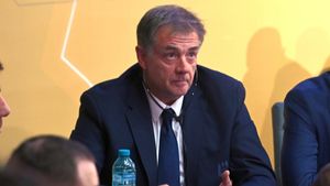 Adrian Porumboiu, ironii la adresa lui Kyros Vassaras, după ce a aflat că șeful CCA va pleca din România: „Să cumpere batiste să își șteargă lacrimile!” | VIDEO EXCLUSIV ProSport Live