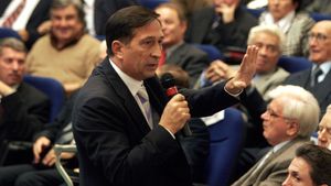 UEFA le-a pus căluș arbitrilor, Crăciunescu acuză metode securiste:** "Nu degeaba s-au făcut școlile de diversiune pe vremea comunismului"