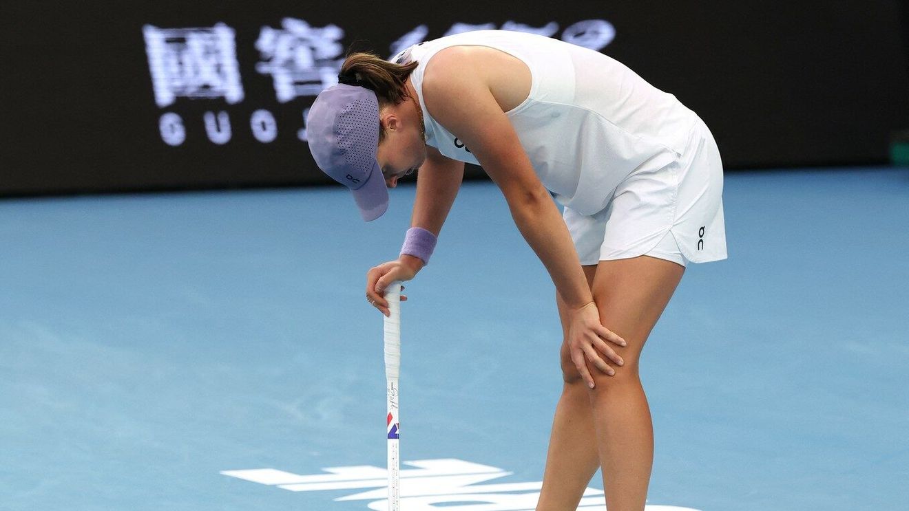Iga Swiatek, imagini neobișnuite la debutul la Australian Open! Fostul lider WTA a avut probleme cu ținuta și a recurs la un gest neașteptat. VIDEO