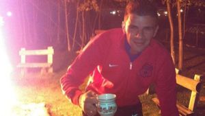 Ce surpriză pentru steliști!** FOTO După ce i-a stors la pregătiri, Ilie Stan i-a scos la un foc de tabără!