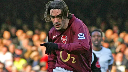 Pires va semna cu Aston Villa