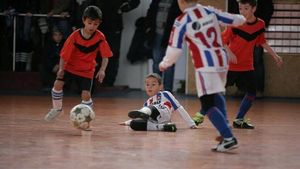 FOTO:** Moș Crăciun a ajuns la Galați! Copiii și juniorii au avut parte de surprize din partea lui Viorel Tănase și Narcis Răducan