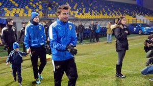 "Abia aștept să joc în fața suporterilor. Le voi răspunde contestatarilor prin muncă." Mesajul lui Mutu către fani 