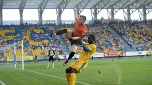 Cursa de urmărire a Stelei continuă: Ceahlăul - Petrolul, LIVE TEXT de la ora 20:45