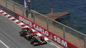 Raikkonen: "Cineva ar trebui să-i tragă un pumn în față lui Perez"