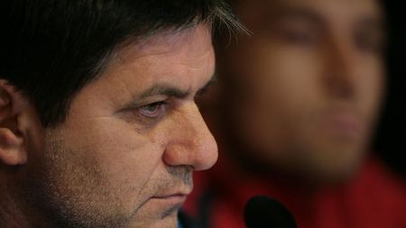 Lăcătuș se justifică: "Nu sunt nebun să nu folosesc jucătorii cei mai în formă"