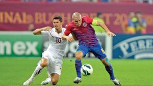 Au uitat de derby-ul cu Rapid și l-au băgat pe Becali în ședință.** Patronul pune piciorul în prag, deși Steaua așteaptă 25 de mil â‚¬ din Ligă. Ce au cerut jucătorii și răspunsul: