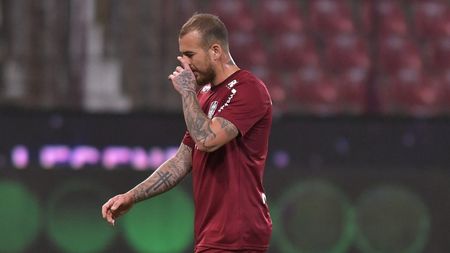 Cutremur la CFR Cluj! Denis Alibec s-a certat cu Dan Petrescu înainte de meci, apoi a dispărut de pe banca de rezerve! Surse ProSport: „Era furios că nu e folosit!” | Varianta atacantului: „M-am dus la toaletă!” EXCLUSIV