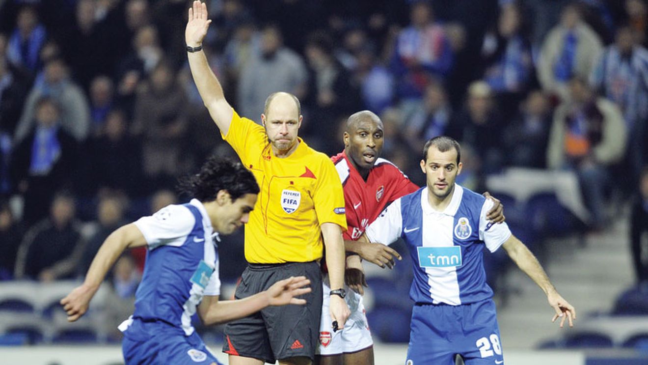 "M-a blocat arbitrul!"