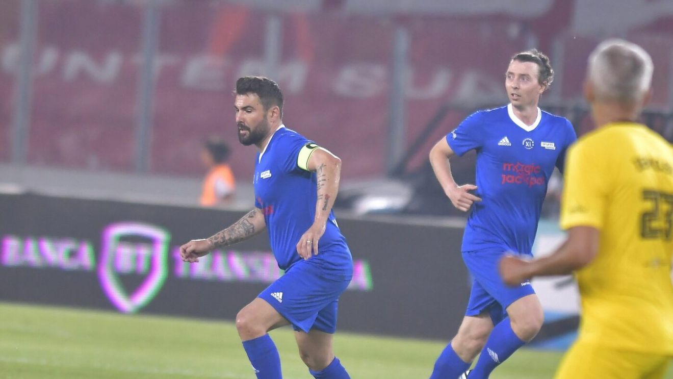 Ce se întâmplă cu mingea din meciul de retragere a lui Adrian Mutu! E semnată de starurile mondiale ale fotbalului, ca Gică Hagi, Makelele sau Cannavaro 