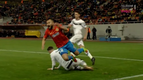 Moment crucial petrecut chiar sub ochii adiționalului! Junior Morais a fost faultat clar în careu, dar centralul a refuzat să dea penalty | FOTO