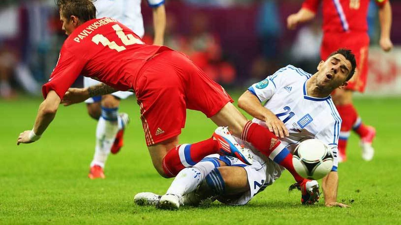 Avantaj România! Grecii, obligați să renunțe la jocul dur: au 9 jucători care pot fi suspendați pentru retur. Santos: "Să nu uităm asta vreun moment!"