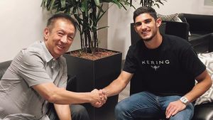 OFICIAL | Super-lovitură, la reducere! Au pus mână pe unul dintre puștii minune de la PSG pentru "doar" 40 de milioane de euro