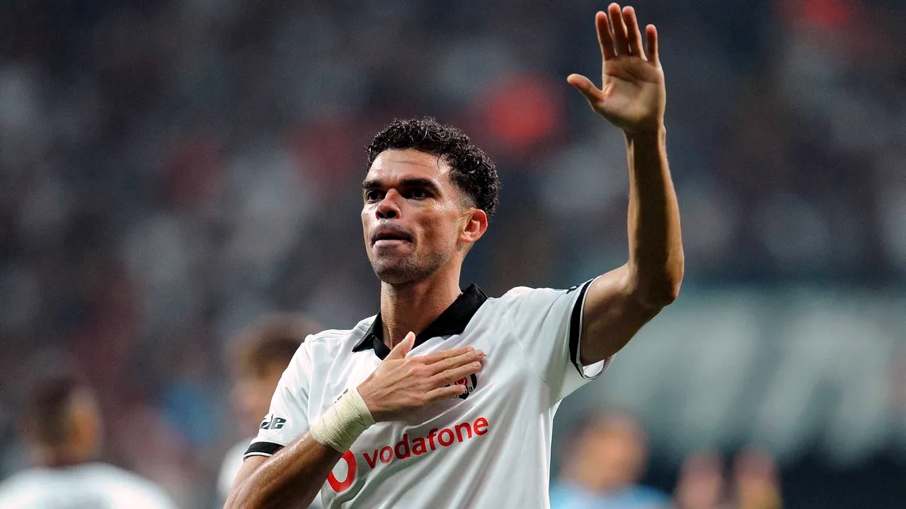 OFICIAL: Pepe a semnat ultimul mare contract al carierei, la 35 de ani. Vine să joace în 