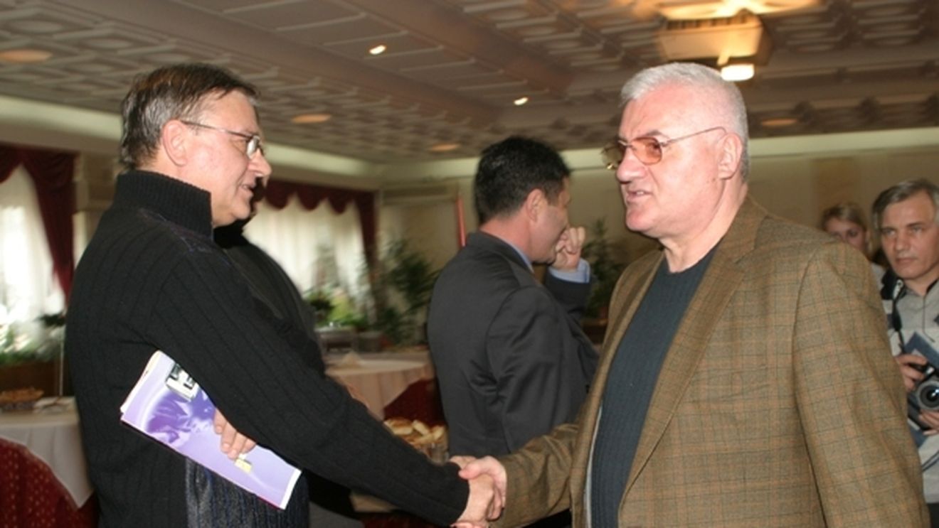 Un fost contracandidat al "Nașului" e convins că se va face curățenie:** "Sandu și Dragomir merită să fie arestați! Le-aș arunca pâine cu praștia la pușcărie"