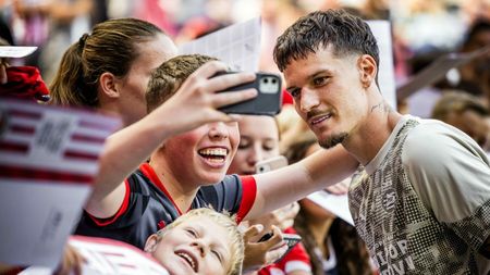 Unde se va transfera Dennis Man de la PSV. Giovanni Becali e convins că se va îmbogăți: „Va lua 7-8 milioane de euro salariu”