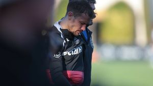 FCSB - Hamburg 2-1, în primul amical al campioanei în cantonamentul din Antalya. Victorie cu mulți nervi, umbrită de accidentarea gravă a căpitanului Darius Olaru!