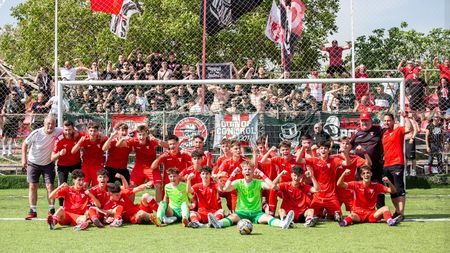 Cu fiul lui Dan Șucu pe teren, Rapid a pierdut titlul: UTA, campioană la juniori după 24 de ani! Mircea Rednic a scos banii la pauză