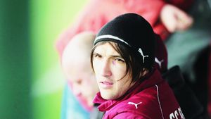 Mască de "chirurg"!** Alexa a suferit o contuzie puternică și este nevoit să-și protejeze fața