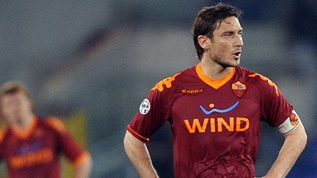 VIDEO Balotelli, lovit cu bestialitate de Totti! "Să nu-l crucificăm"