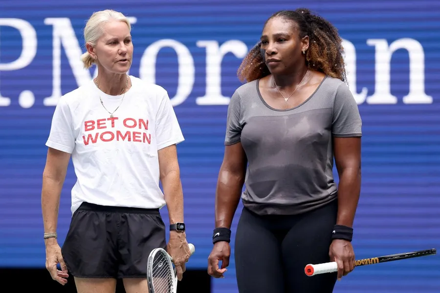 „Dacă tu vrei să fii într-o relație disfuncțională, e treaba ta, dar el nu va sta”. Antrenoarea care a cunoscut gloria alături de Serena Williams a vorbit despre controversa momentului