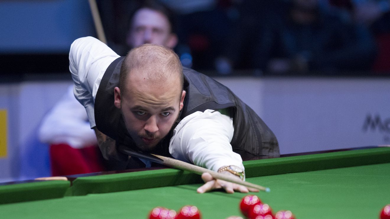 VIDEO | Break maxim de poveste: adversarul se ridica din fotoliu, crezând că el a ratat lovitura, dar o altă bilă roșie a intrat în buzunar. Apoi, a urmat provocarea la ultima bilă neagră. Cinci detalii inedite despre cel mai nou membru din 'club 147' în snooker