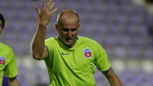 "Becali a decis că nu merit să joc la Steaua, nu antrenorii!"