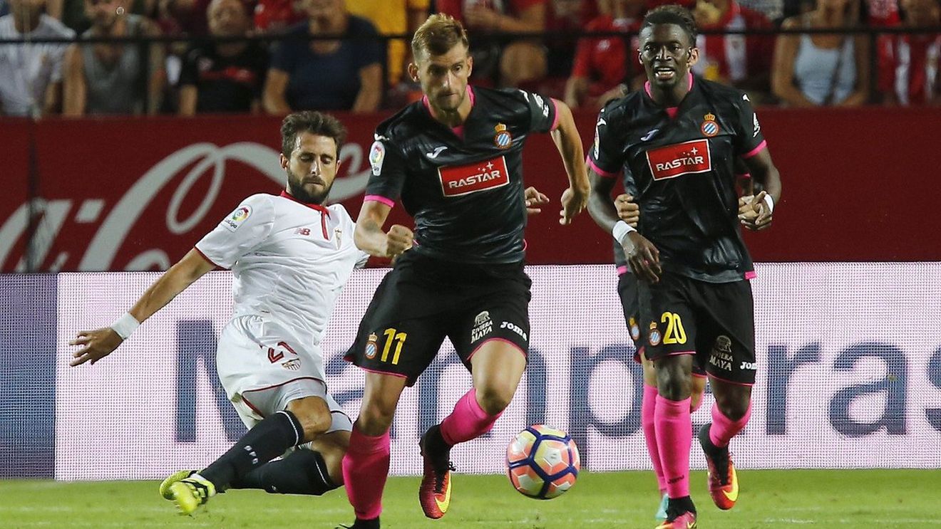 Viața de după Gâlcă. La pauză, Sevilla - Espanyol era deja 3-3, dar tot s-a mai marcat de patru ori. Cât s-a terminat meciul care a intrat direct în istoria fotbalului spaniol