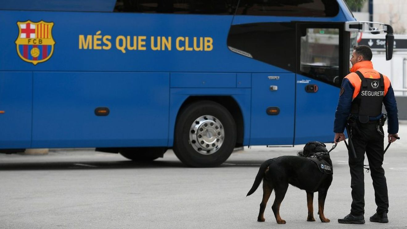 Desen mural controversat, înainte de "El Clasico"! Ce au putut să deseneze fanii pe străzile din Barcelona | FOTO