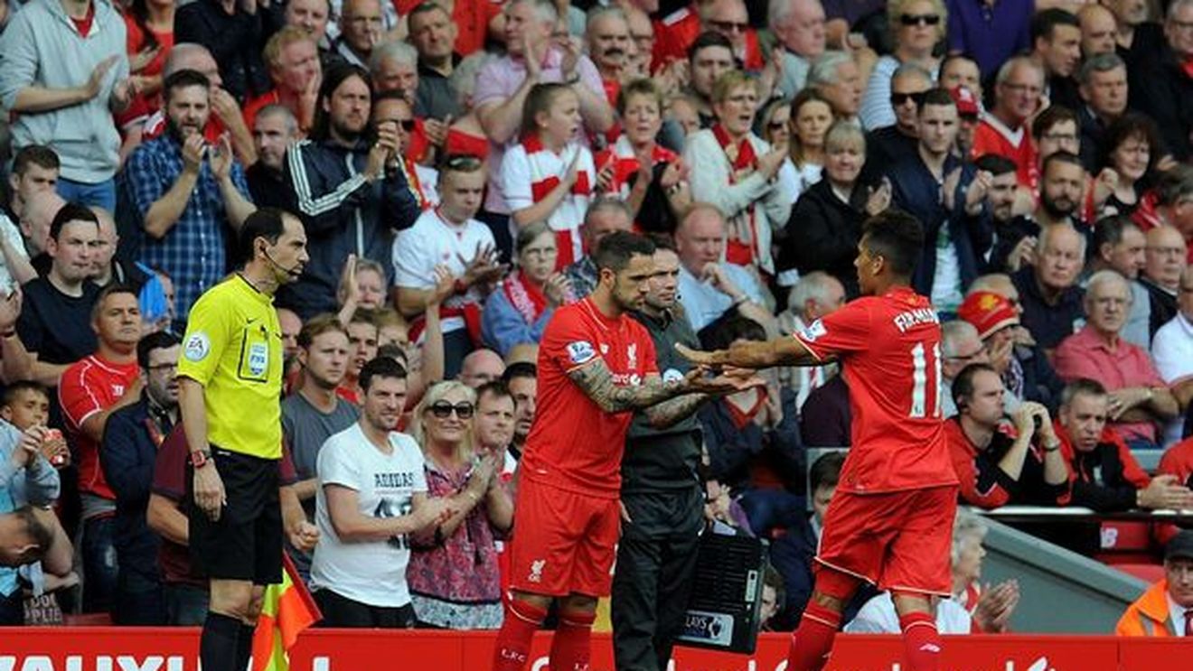 Mai mult decât un coleg, mai mult decât un rival pe post. Cariera i-a fost distrusă de accidentări, dar a găsit sprijin în omul care-l ține pe banca de rezerve: "E fantastic!"