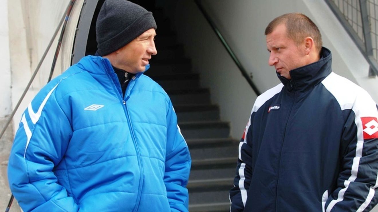 Dan Petrescu, șef de promoție al școlii de antrenori "Generația de Aur"!** Ce are de făcut Dorinel ca să-l egaleze