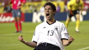 Are doar 22 de ani, dar "a luat ochii": "Cred cu tărie că are forța și viteza lui Ballack. Poate și ceva în plus. Poate trece de adversari mai ușor decât o făcea el"