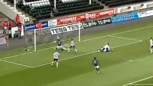 Încă o candidatură pentru ratarea anului! VIDEO **Un jucător te învață cum să dai peste din 2 metri :)