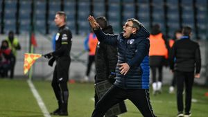 Eugen Neagoe i-a făcut praf pe fotbaliştii săi şi anunță o revoluție în lot, după Oțelul Galați - Gloria Buzău 2-1: „E inadmisibil! Vin alții”