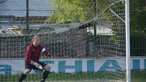 INTERVIU | Portarul care a oprit Rapidul cu o mână lucrează mult la mobilitate. Tudorel Mihăilescu: "Le-am scos din vinclu o minge de pe stânga la care au rămas toți... Credeau că, dacă trag în stânga, îmi dau gol"