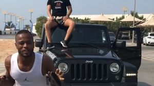 Patrice Evra, omul pentru care verbul a renunța nu există în dicționar. VIDEO genial | Prima reacție a francezului, după ce a șocat lumea fotbalului și a fost suspendat până la 37 de ani: "Nu știu ce faceți voi, dar eu trag o mașină" :)