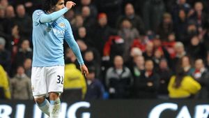 Tevez își atacă foștii colegi**: "Gary Neville e un pupincurist idiot"