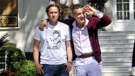 EXCLUSIV** Reghe e noul antrenor al Stelei! A semnat un contract valabil pe un sezon! FOTO Cum a fost prezentat de Becali