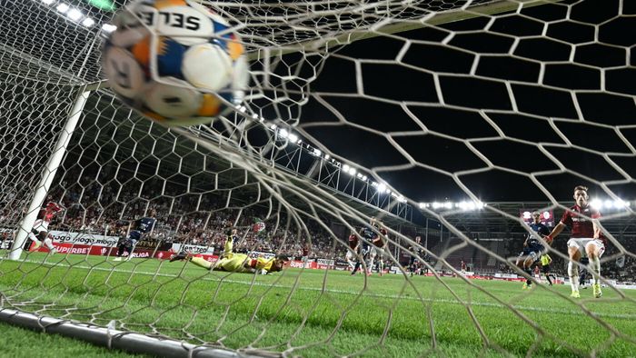 Specialiști video și în arhitectură demontează faza primului gol marcat de Baroan în Rapid - FC Botoșani, care l-a scos din minți pe Leo Grozavu: „Vede toată țara!”. EXCLUSIV