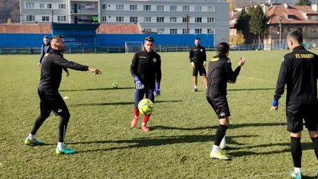 Daniel Mutu a luat în calcul să se retragă după gafa care i-a adus Brașovului înfrângerea cu FC Hermannstadt. Modul în care antrenorul Șanta îi redă încrederea portarului și situația medicală a lui Leonte și Popa